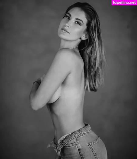 Susanna Giovanardi OnlyFans Thumbnail #3oPc1P88yr