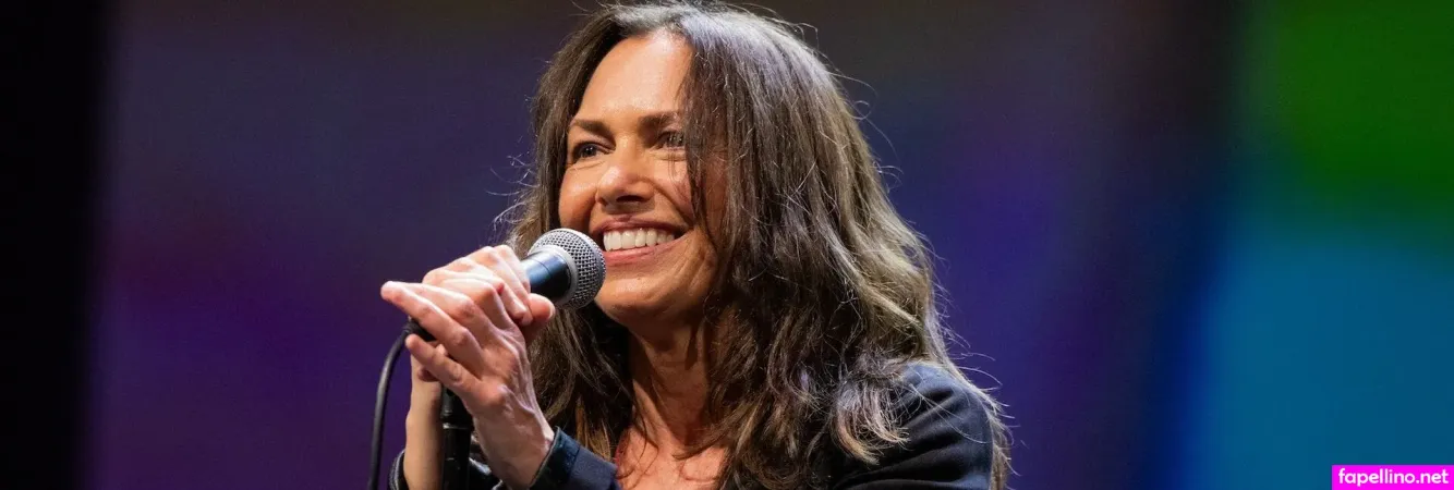 Susannah Hoffs Main Profile Photo