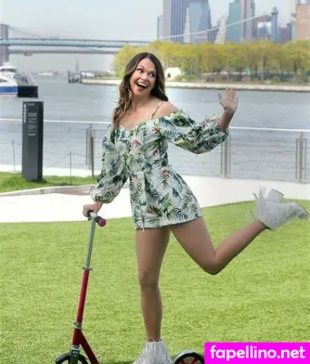 Sutton Foster OnlyFans Thumbnail #5imcurKYmP