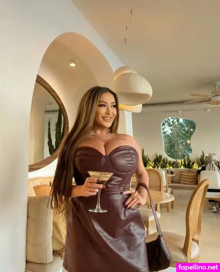 Suzanna Kurman OnlyFans Thumbnail #YSrChGhfxa