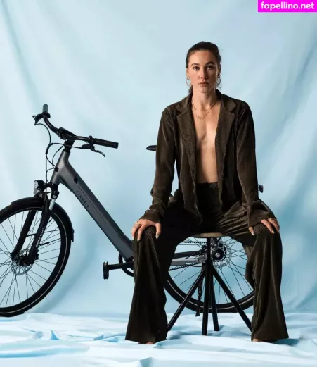 Suzanne Schulting OnlyFans Thumbnail #G7pbEGpQIR