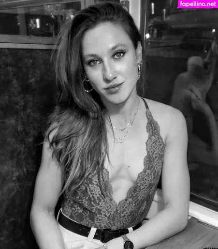 Suzanne Schulting OnlyFans Thumbnail #UYQ1Bi6Rno