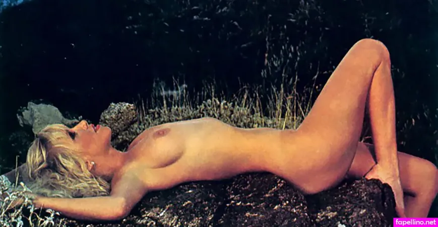 Suzanne Sommers OnlyFans Thumbnail #dQ2GgXXdBA