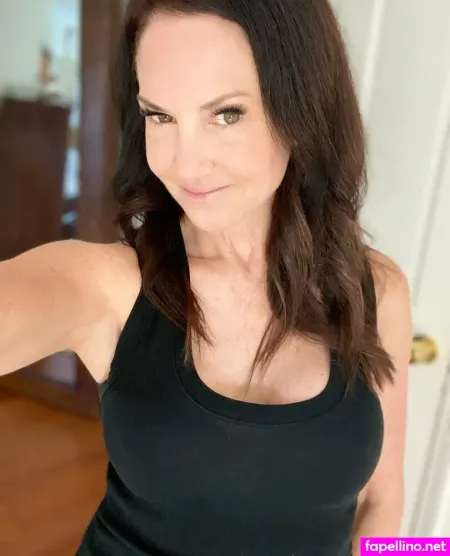 Suzannehollyxxx OnlyFans Thumbnail #pG7n9foerJ