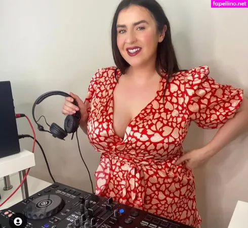 Suzie Mac Big Fat Ride From Scotland OnlyFans Thumbnail #Nic49eCUrP