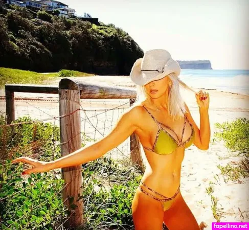 Suzie Mackenzie Main Profile Photo