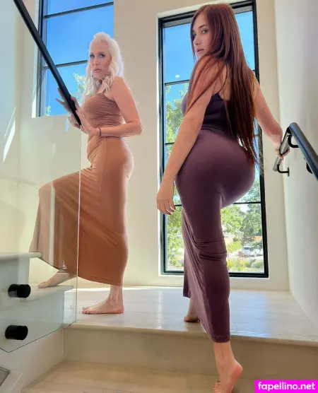 Suzieandhannahfree OnlyFans Thumbnail #fn379ZY011