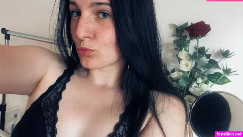 Suziesparklezfree OnlyFans Thumbnail #8urNAHpS6g