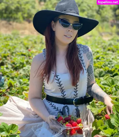 Suzy Berhow OnlyFans Thumbnail #xHl8M6gBAD