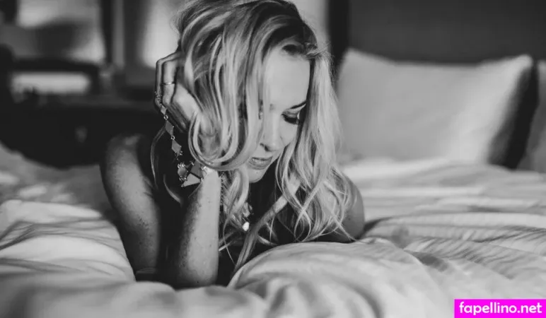 Suzy Favor Hamilton OnlyFans Thumbnail #AABj9wQgSE