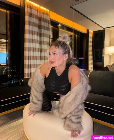 Swaggychick100 OnlyFans Thumbnail #XnzF1SyupV