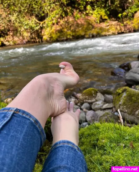 Swanfeet OnlyFans Thumbnail #DAwJU4SAVz