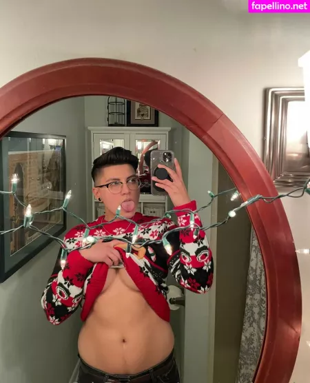 Sweatydykesocks OnlyFans Thumbnail #Qb95G5U3Am