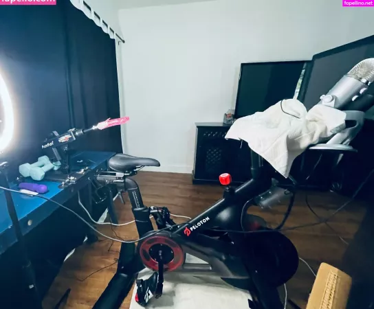 Sweatyfaye OnlyFans Thumbnail #G80kbzgiTz