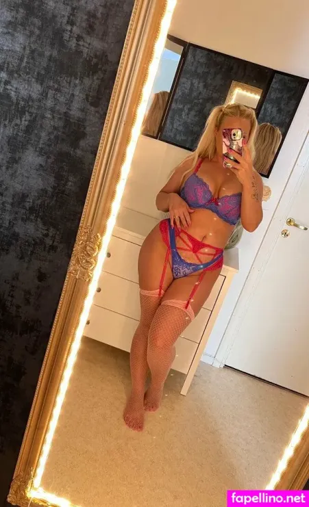 Swedish Domina Saraa OnlyFans Thumbnail #JPjKMzo7N7