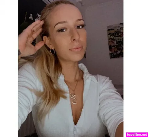 Swedishdreams OnlyFans Thumbnail #Ax4lusXFz9