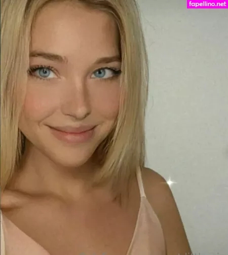 Sweet Littlemia OnlyFans Thumbnail #HU0hrOSozv