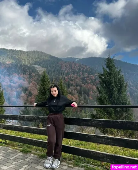 Sweet Sophie S OnlyFans Thumbnail #5alY48IhYM