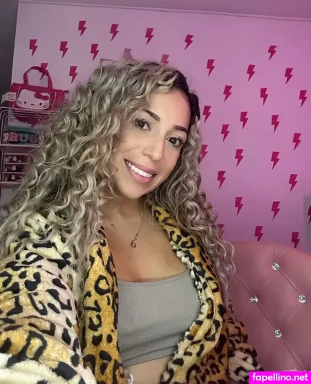 Sweet Wifey OnlyFans Thumbnail #2wteyDm6in