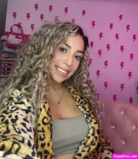Sweet Wifey OnlyFans Thumbnail #v67MykXGJ1