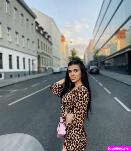 Sweetbabyellie OnlyFans Thumbnail #LG0oeALNbw