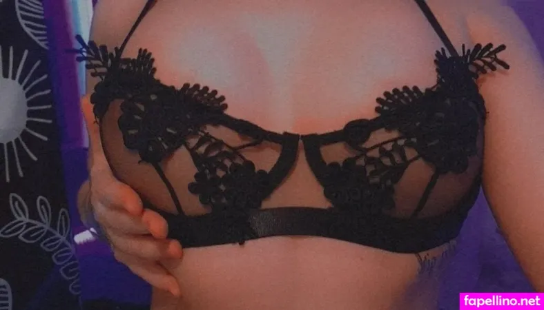 Sweetesthny OnlyFans Thumbnail #Lip4wpOU36