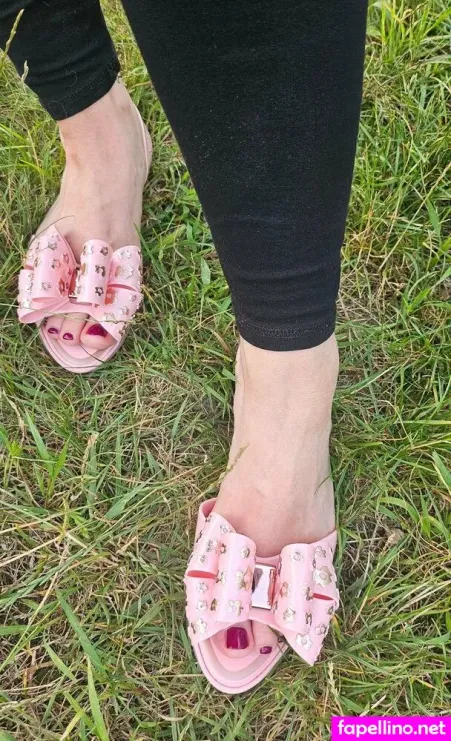 Sweetfeet38 OnlyFans Thumbnail #qle4xpegf2