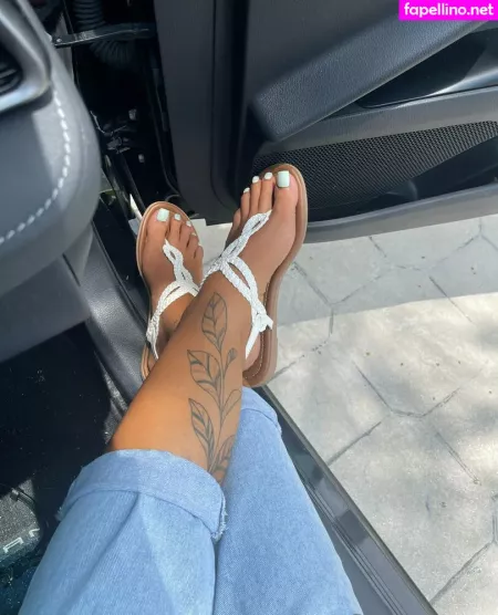 Sweetfeetsyfree OnlyFans Thumbnail #UgKRthXMs7