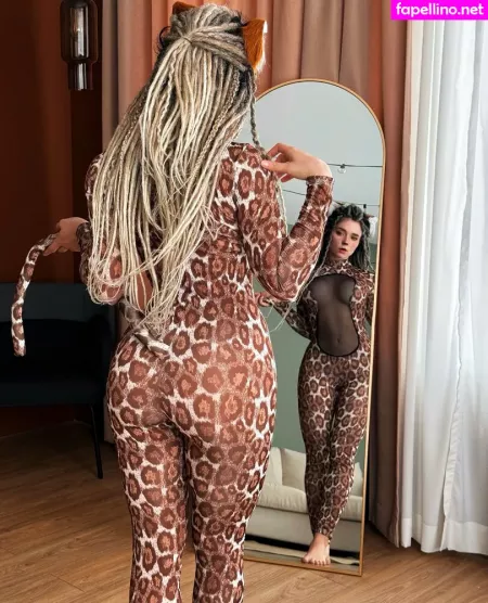 Sweetie Fox OnlyFans Thumbnail #ToPKGeIM7Q