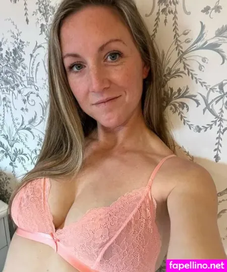 Sweetie Sarah OnlyFans Thumbnail #sDKRl75zNF