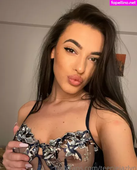 Sweetiefreshman OnlyFans Thumbnail #By8622yIxo