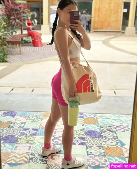 Sweetlilkira OnlyFans Thumbnail #KZ9e0EA0M3