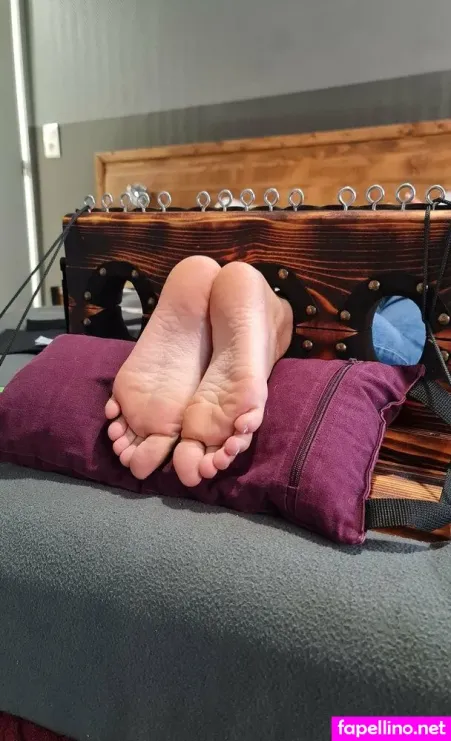 Sweetsoftfeet Tickling OnlyFans Thumbnail #0Iod1fzzwo