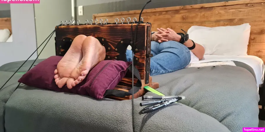 Sweetsoftfeet Tickling OnlyFans Thumbnail #5USnxwukIt