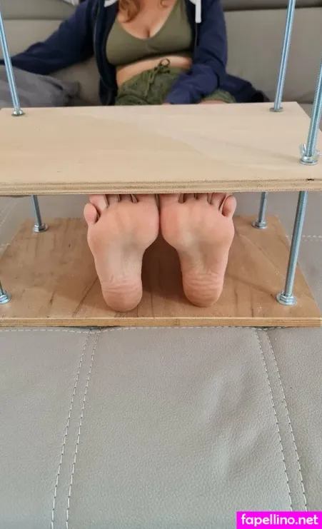 Sweetsoftfeet Tickling OnlyFans Thumbnail #7vYZCjFJWi