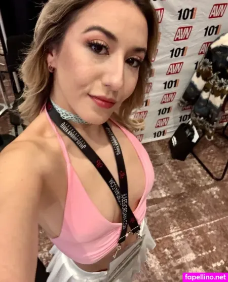 Sweetsophiax OnlyFans Thumbnail #JFae4gyzJr