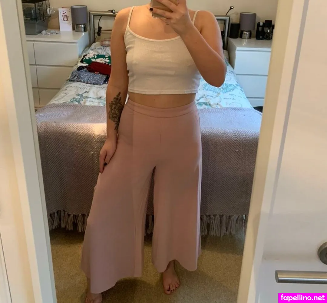 beck_vaux, piercedpetite, swindontownwfc Nude Leaked OnlyFans Photo #zOOGt7Tq40