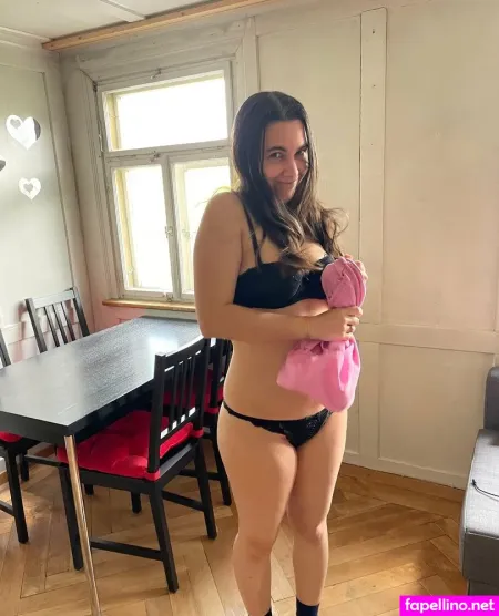 Swiss Girl Vanessa OnlyFans Thumbnail #T1gEGj0MvE