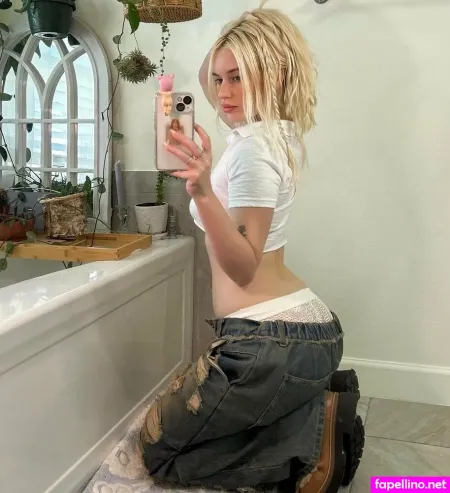 Swordgirlfriend 1 OnlyFans Thumbnail #vYIiG6xBIE