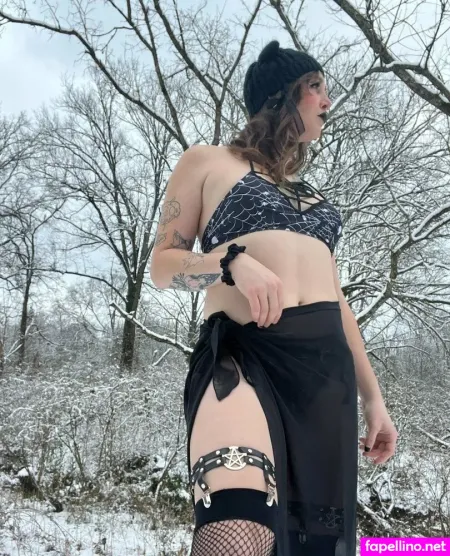 Swordgirlriley OnlyFans Thumbnail #0UZMhep1aK