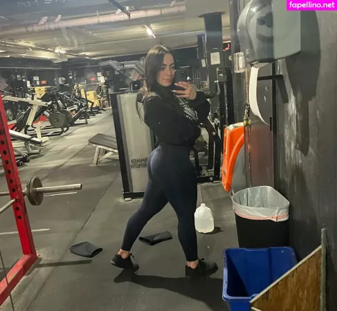 Sydney Martichuski OnlyFans Thumbnail #98f8fV1dog