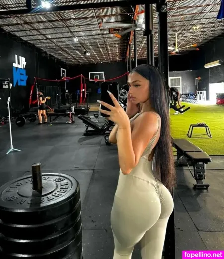 Sydney Razhegi OnlyFans Thumbnail #Ic0uFjeXU4