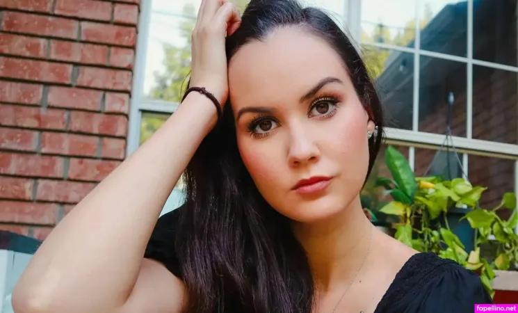 Sydney Watson OnlyFans Thumbnail #kiqGz3JeUx