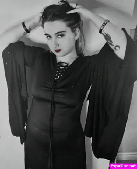 Sydneyqofficial Public OnlyFans Thumbnail #RTflfLsADS