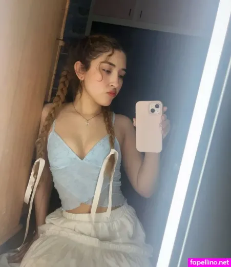 Sylvia Mari Claire OnlyFans Thumbnail #vLvrEo0SjN