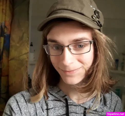 Sylvia Switch OnlyFans Thumbnail #FzBHKG7pEy