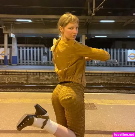 Sylvie Beam OnlyFans Thumbnail #F7TneYcQVp