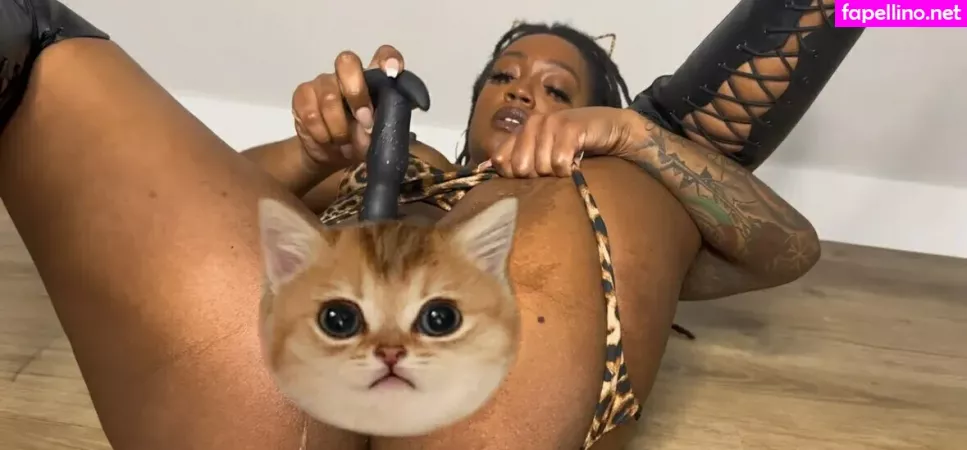 Symoneskyefree OnlyFans Thumbnail #Us8F7OWjCK