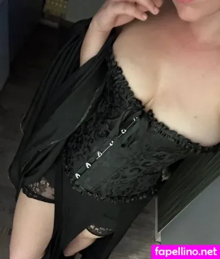 Syrena Scarlett OnlyFans Thumbnail #MVGeyyA2Je