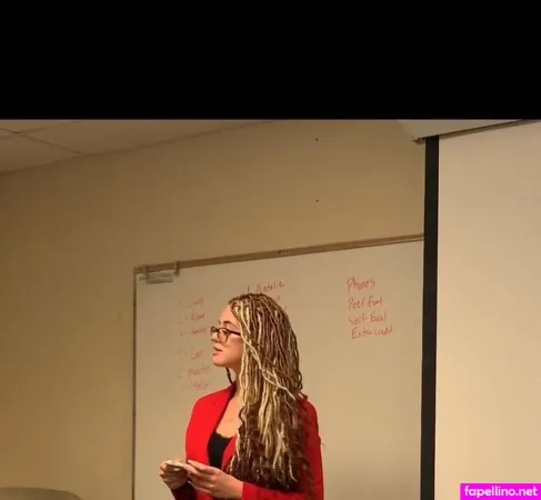 Syrenserene OnlyFans Thumbnail #x6eay3qPAV